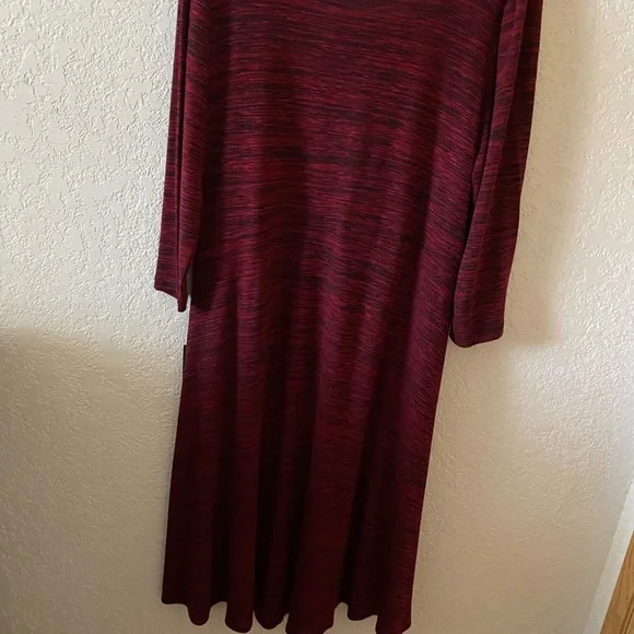 Avenue Dress Red and Black Plus Size 18/20 - Picture 3 of 4